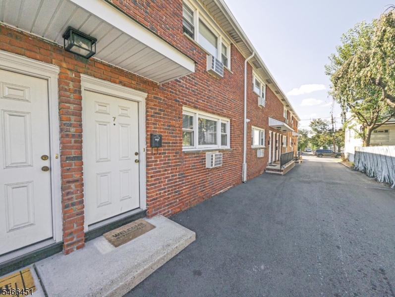 40 Stuyvesant Avenue Lyndhurst NJ 07071