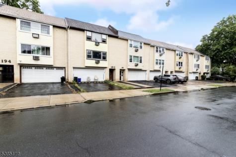 190 Park Street East Orange NJ 07017