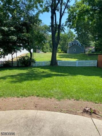 549 Broughton Avenue Bloomfield NJ 07003
