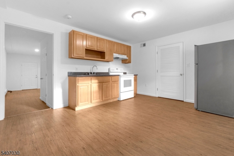 614 Bond Street Elizabeth NJ 07206