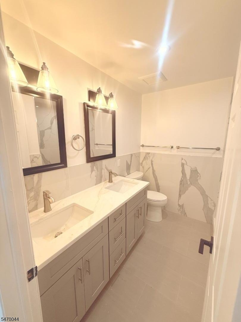 10 Krueger Court Newark NJ 07103