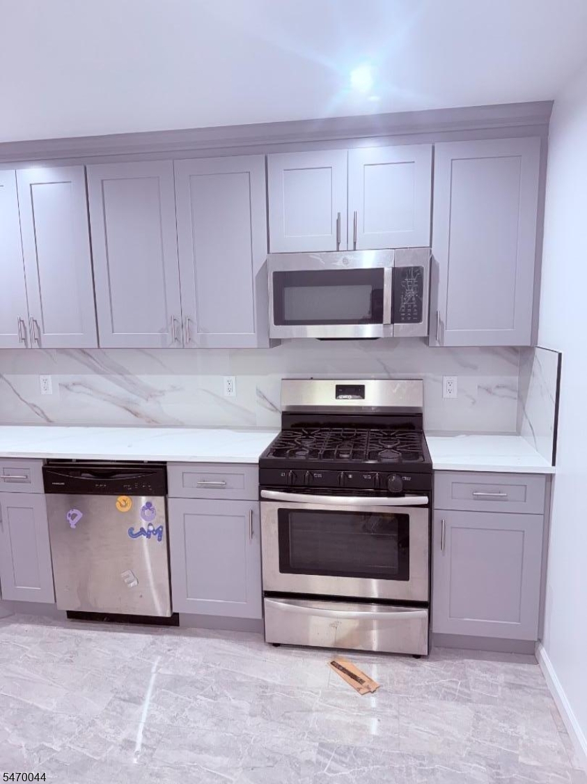 10 Krueger Court Newark NJ 07103