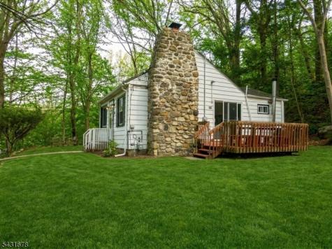 48 Vail Road Roxbury NJ 07850