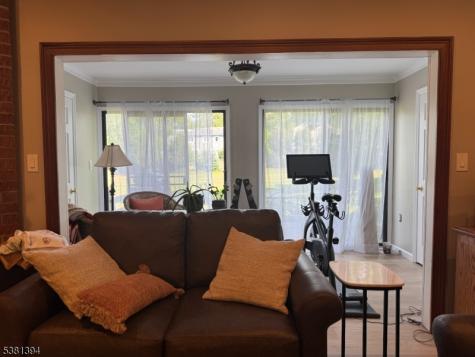 4 Woodward Ln Ondo Bernards NJ 07920