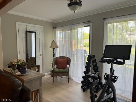 4 Woodward Ln Ondo Bernards NJ 07920