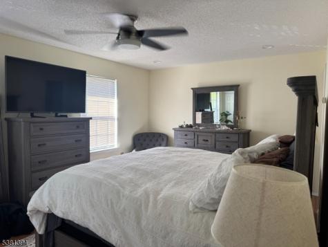 4 Woodward Ln Ondo Bernards NJ 07920