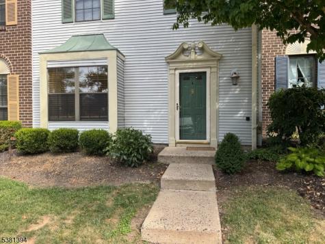 4 Woodward Ln Ondo Bernards NJ 07920