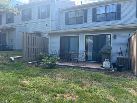 4 Woodward Ln Ondo Bernards NJ 07920