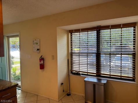 4 Woodward Ln Ondo Bernards NJ 07920