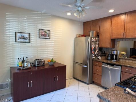 4 Woodward Ln Ondo Bernards NJ 07920