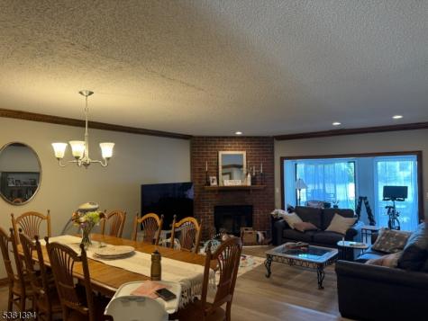 4 Woodward Ln Ondo Bernards NJ 07920