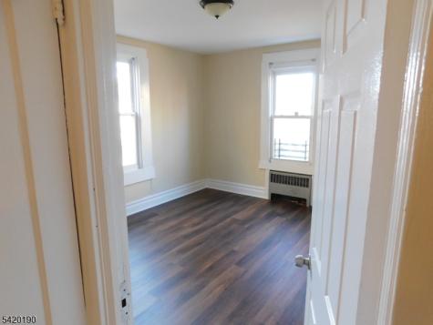 282 Renner Avenue Newark NJ 07112