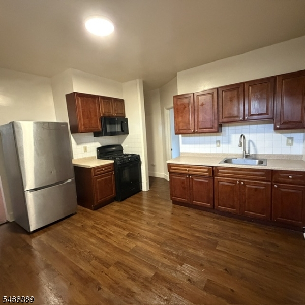 256 S Clinton Street East Orange NJ 07018