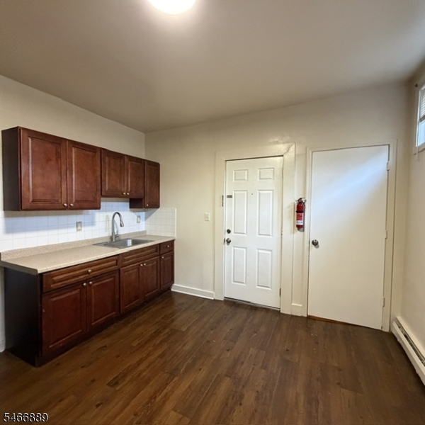 256 S Clinton Street East Orange NJ 07018