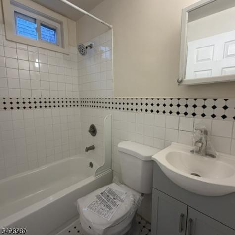 256 S Clinton Street East Orange NJ 07018