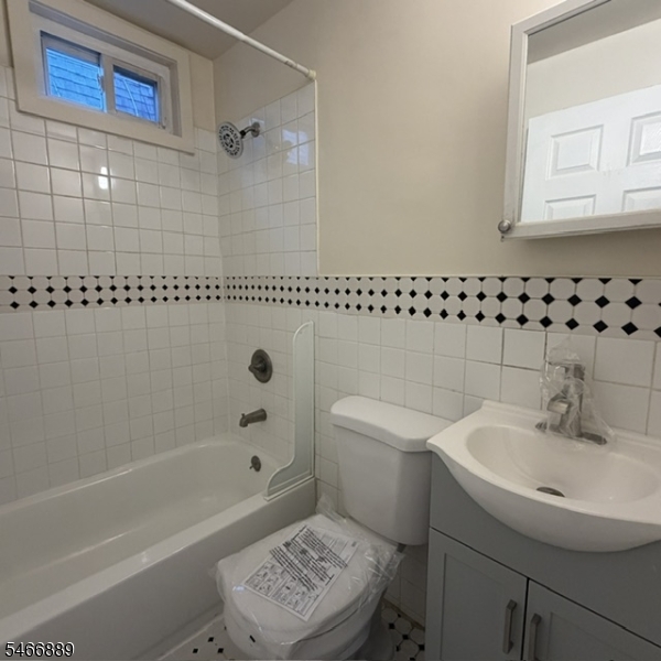 256 S Clinton Street East Orange NJ 07018