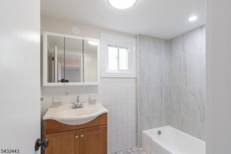 111 Roosevelt Street Roselle Park NJ 07204