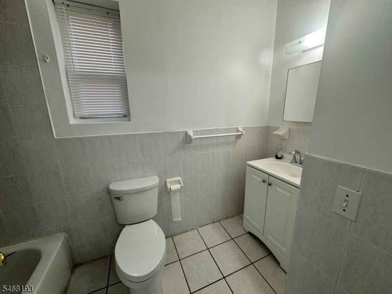 44 3RD Street Newark NJ 07107