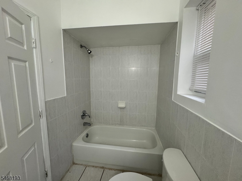 44 3RD Street Newark NJ 07107