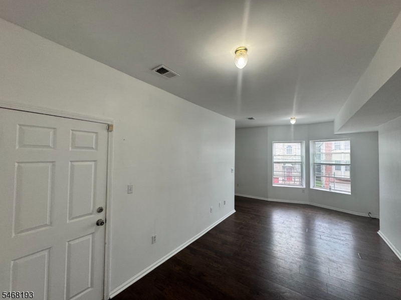 44 3RD Street Newark NJ 07107