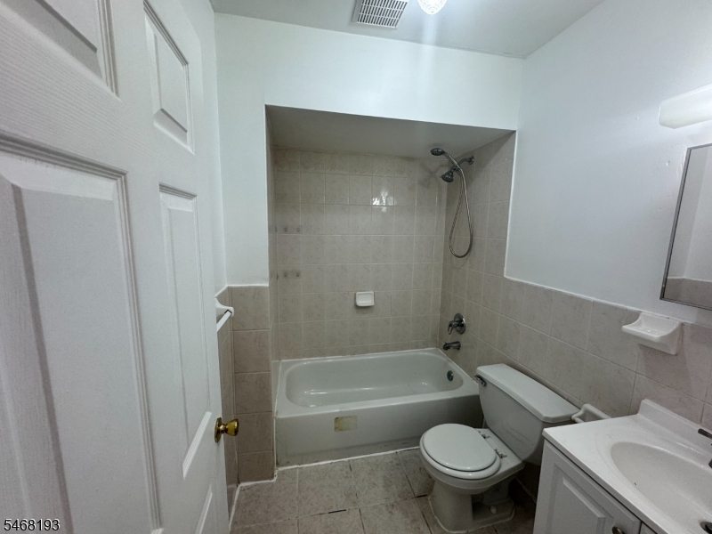 44 3RD Street Newark NJ 07107