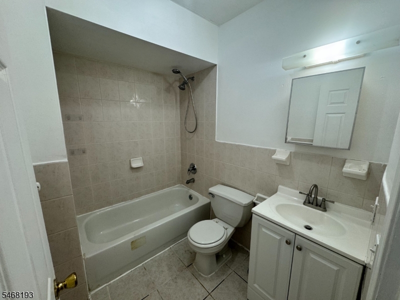 44 3RD Street Newark NJ 07107
