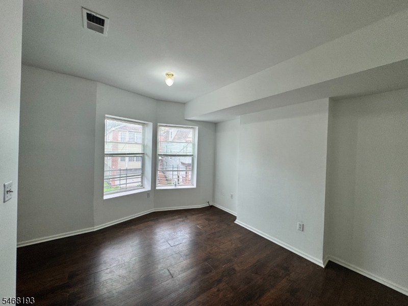44 3RD Street Newark NJ 07107
