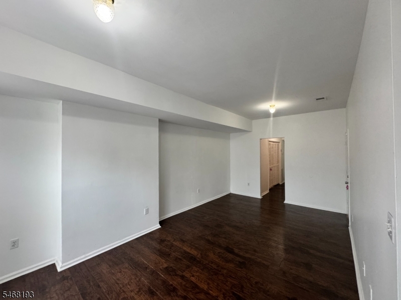 44 3RD Street Newark NJ 07107