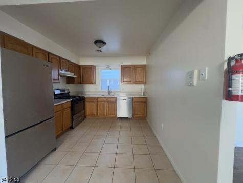 549 Hawthorne Avenue Apt 3 Newark NJ 07112