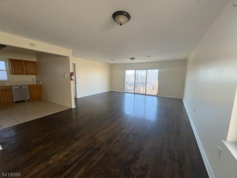 549 Hawthorne Avenue Apt 3 Newark NJ 07112