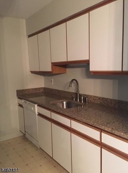651 Riverside Avenue Lyndhurst NJ 07071