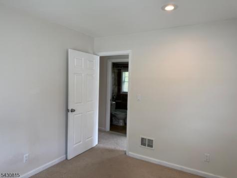 2 Chase Drive Roxbury NJ 07847