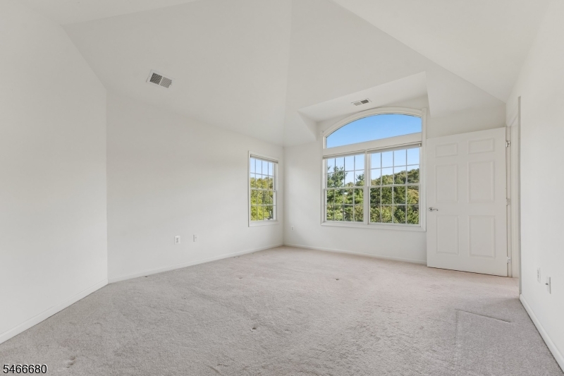 204 Edmonton Court Livingston NJ 07039