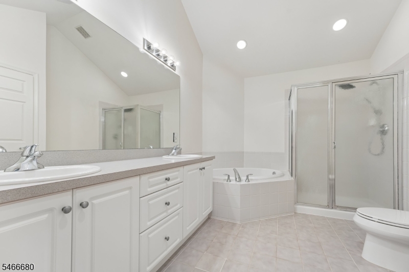 204 Edmonton Court Livingston NJ 07039