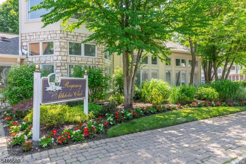 204 Edmonton Court Livingston NJ 07039