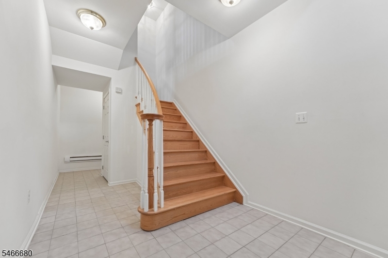 204 Edmonton Court Livingston NJ 07039