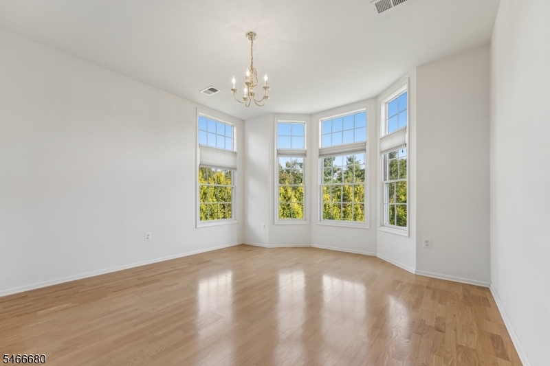 204 Edmonton Court Livingston NJ 07039