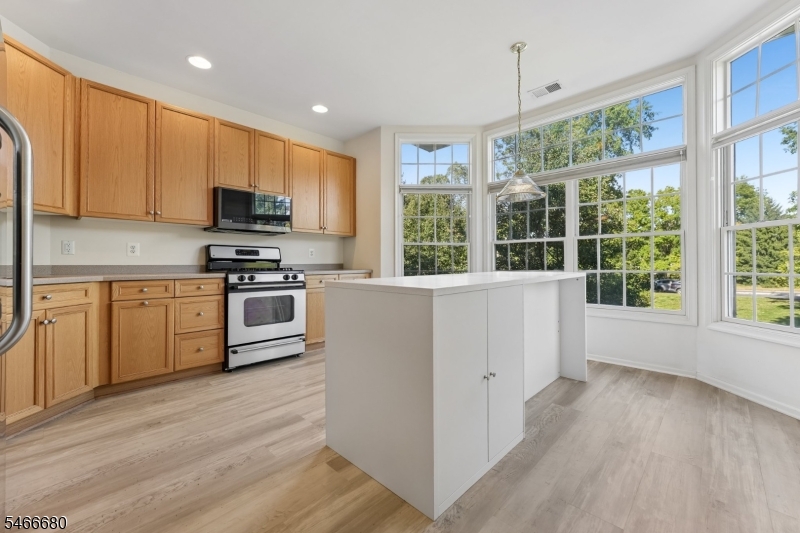 204 Edmonton Court Livingston NJ 07039