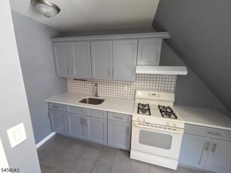 61 S Maple Avenue East Orange NJ 07018