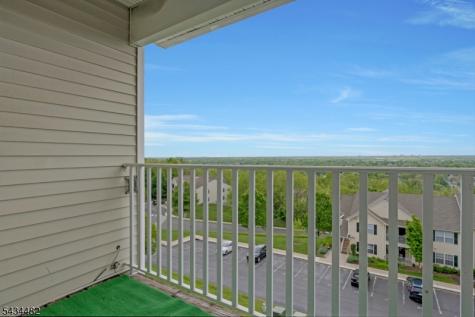 1636 King Court Green Brook NJ 08812