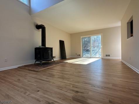 54 Water Street Tewksbury NJ 08833