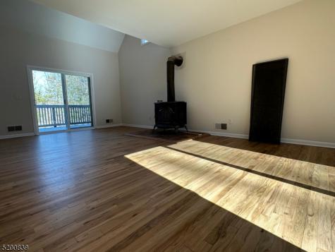 54 Water Street Tewksbury NJ 08833