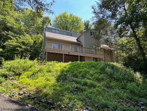54 Water Street Tewksbury NJ 08833