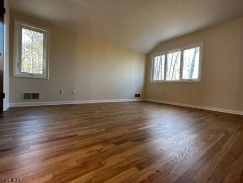 54 Water Street Tewksbury NJ 08833