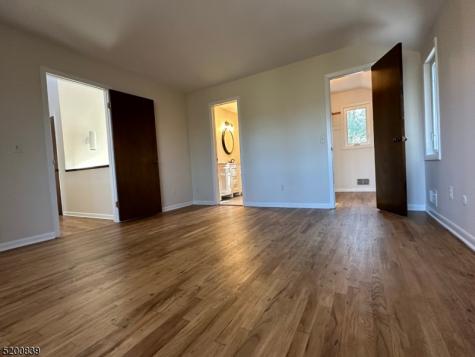 54 Water Street Tewksbury NJ 08833
