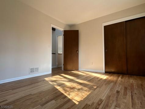 54 Water Street Tewksbury NJ 08833