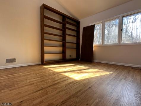 54 Water Street Tewksbury NJ 08833
