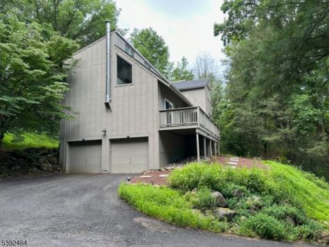 54 Water Street Tewksbury NJ 08833