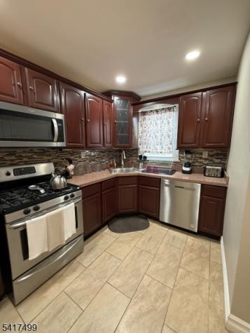 335 Hobson Street Newark NJ 07112