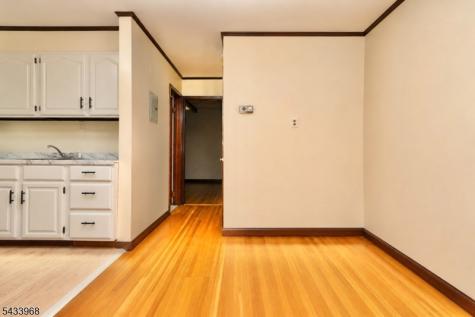 15 N Carpenter Ter Unit 1r Belleville NJ 07109